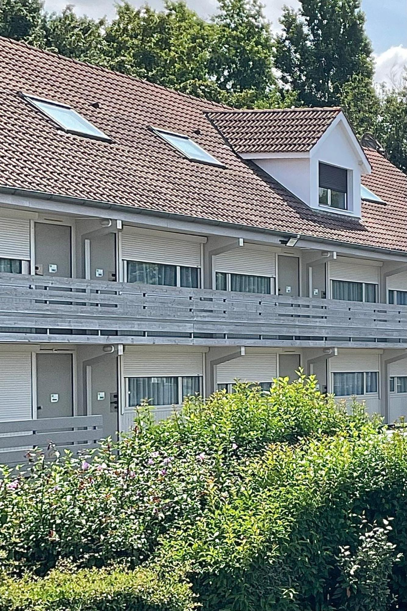 Campanile Bordeaux Nord - Le Lac Hotel Exterior photo